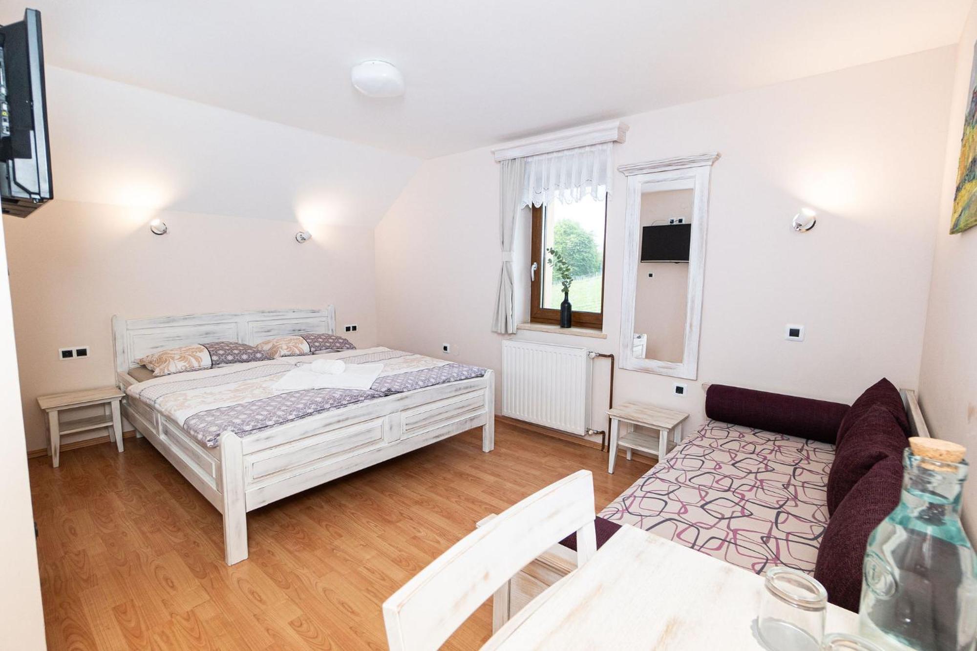 Zelena Oaza - B&B Miklavz pri Ormozu エクステリア 写真
